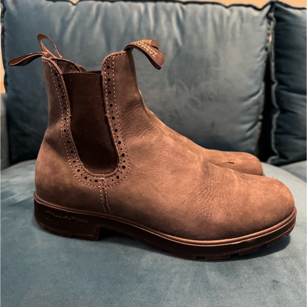 Women’s 2216 Suede Gray Blundstone Boots Size 9